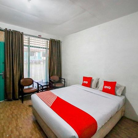 Oyo 2322 Dien Karona Hotel Berastagi Exteriér fotografie