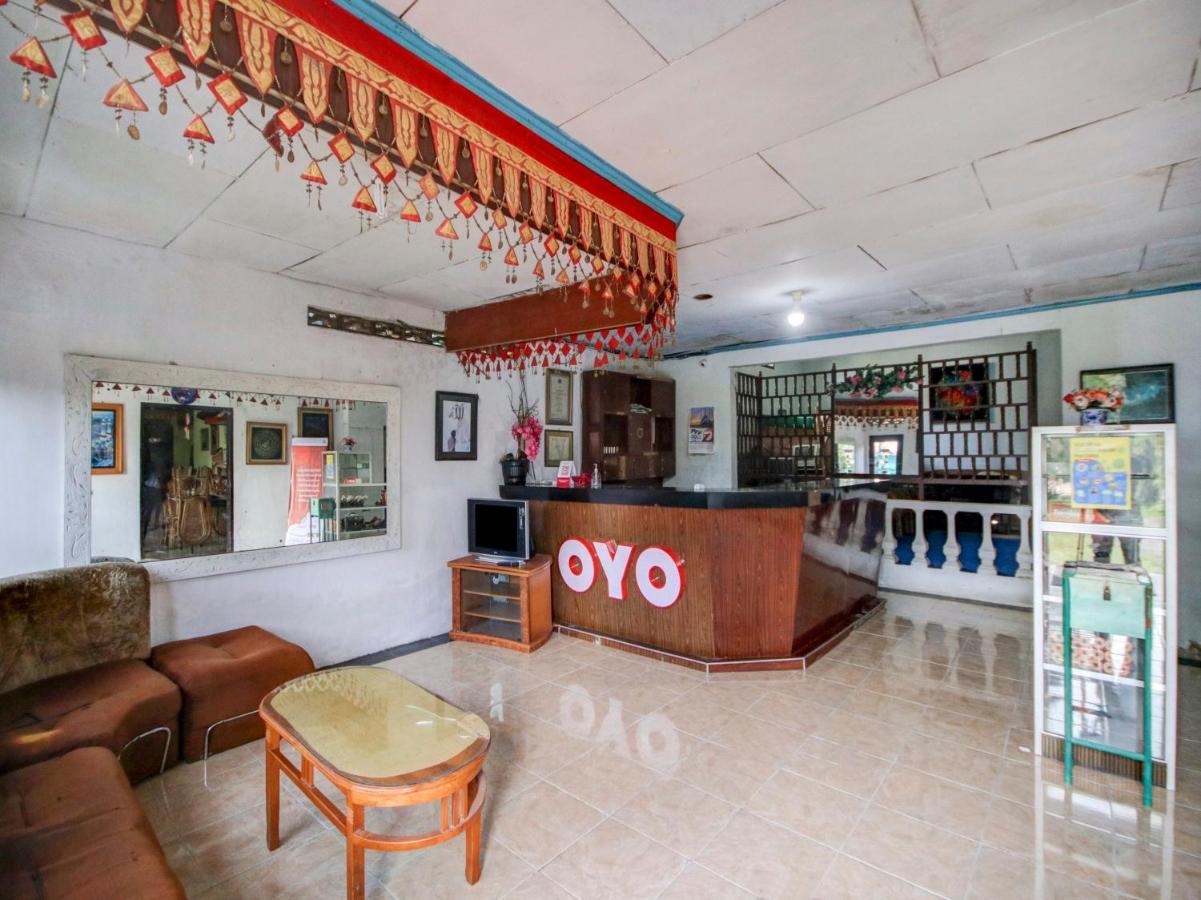 Oyo 2322 Dien Karona Hotel Berastagi Exteriér fotografie