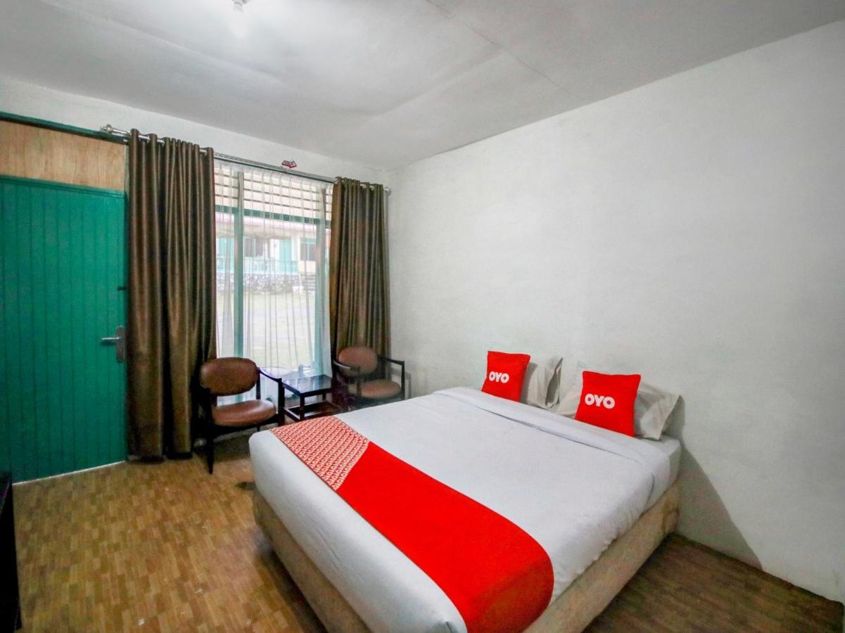 Oyo 2322 Dien Karona Hotel Berastagi Exteriér fotografie