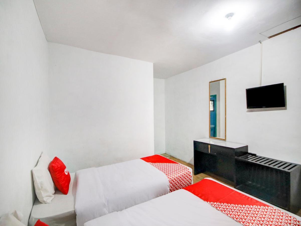 Oyo 2322 Dien Karona Hotel Berastagi Exteriér fotografie
