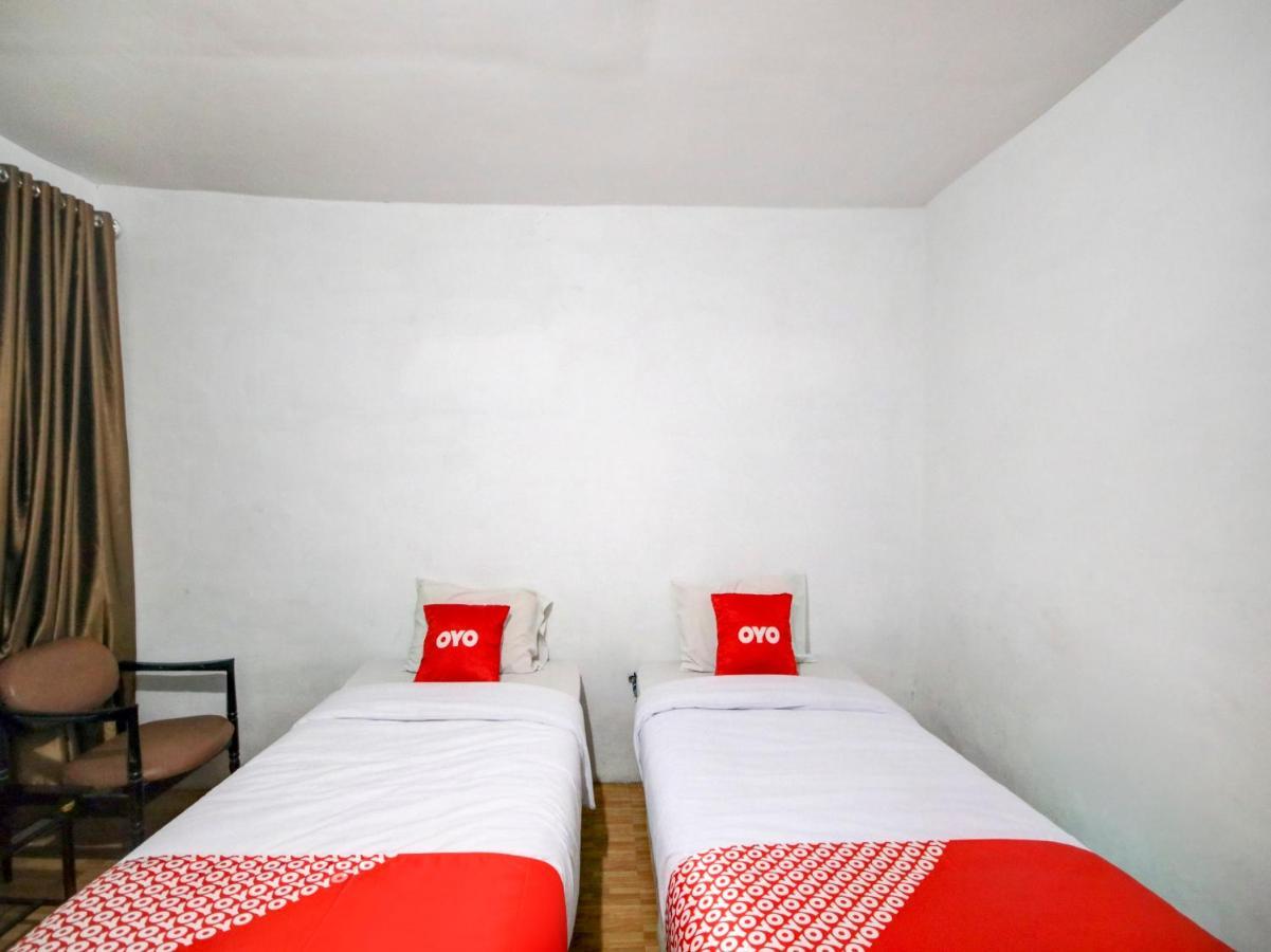Oyo 2322 Dien Karona Hotel Berastagi Exteriér fotografie