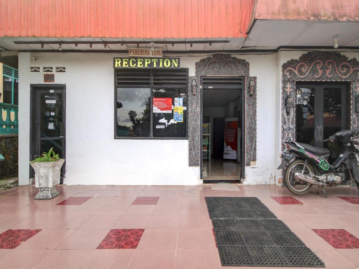 Oyo 2322 Dien Karona Hotel Berastagi Exteriér fotografie