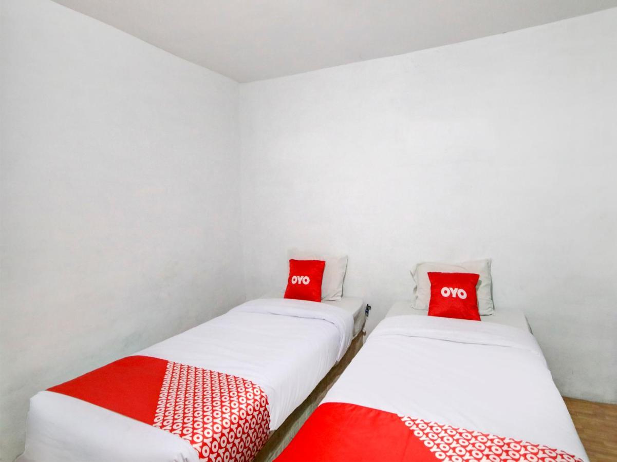 Oyo 2322 Dien Karona Hotel Berastagi Exteriér fotografie
