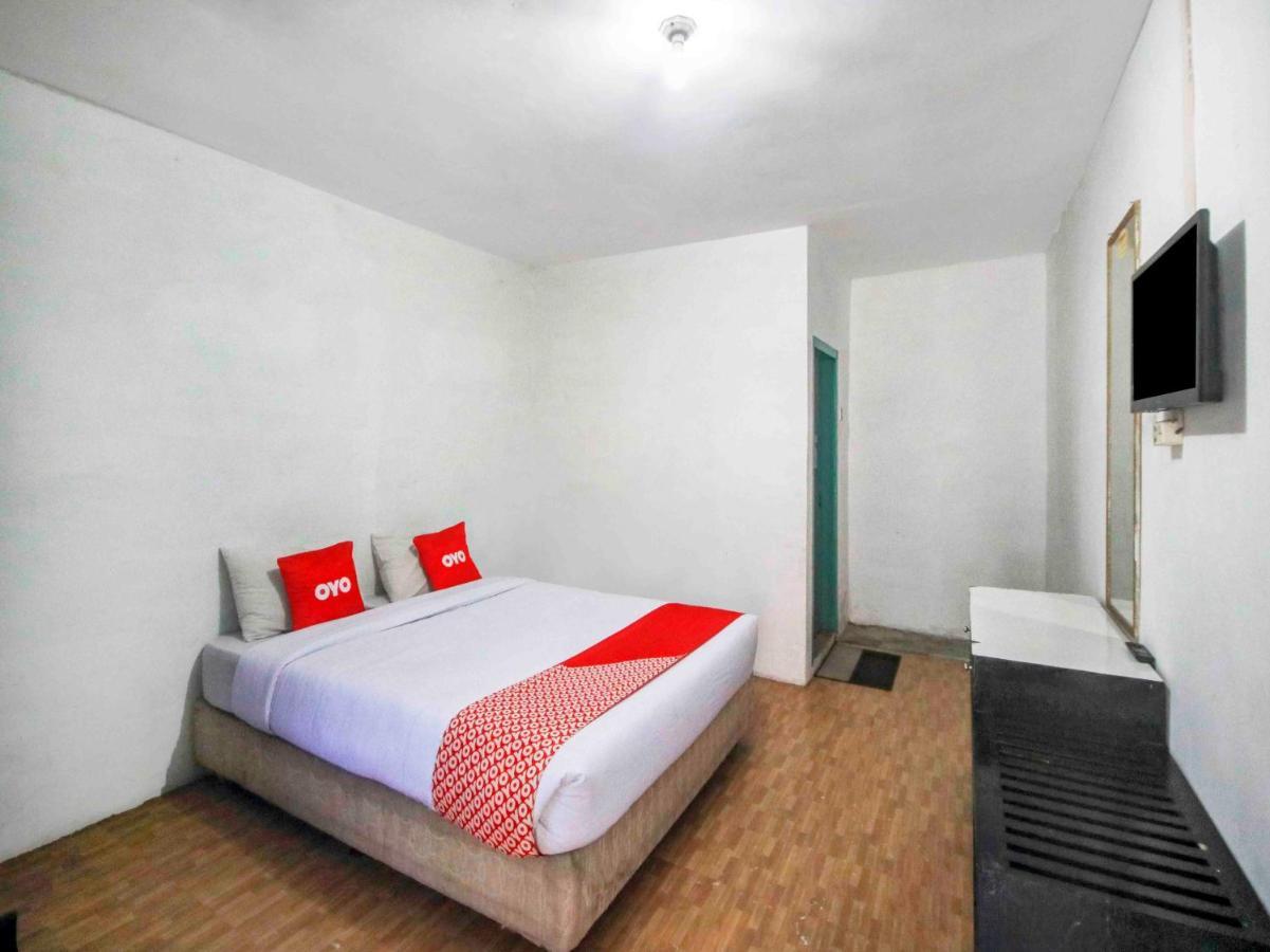 Oyo 2322 Dien Karona Hotel Berastagi Exteriér fotografie